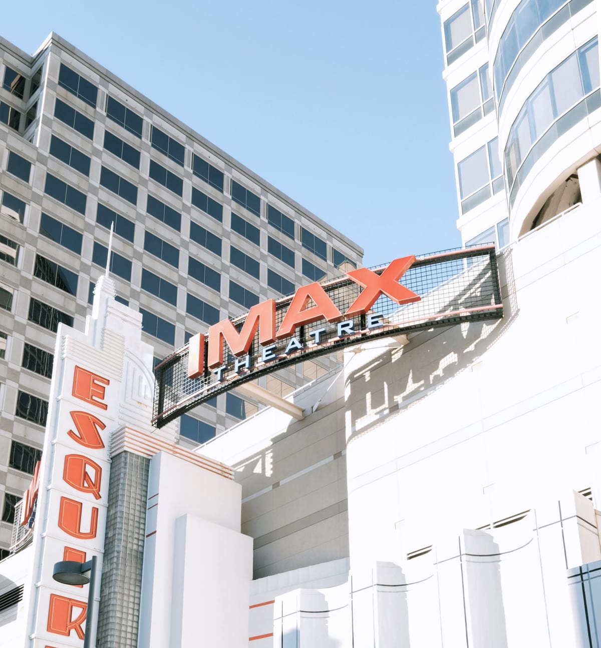 Grupo ligado à IMAX vende US$ 12,4 milhões em ações, aponta registro da SEC.